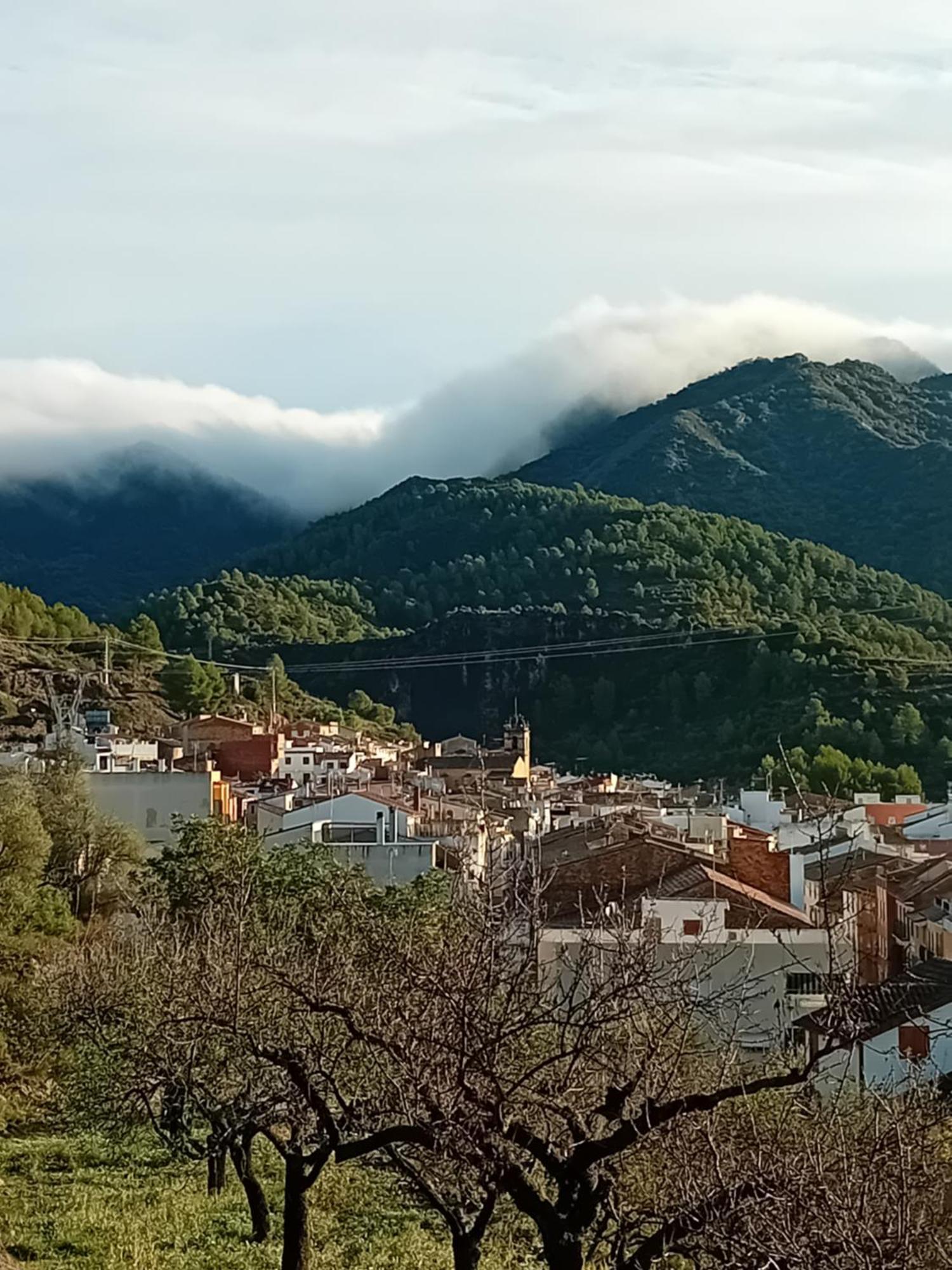 La Viajera Espadan Algimia de Almonacid Kültér fotó